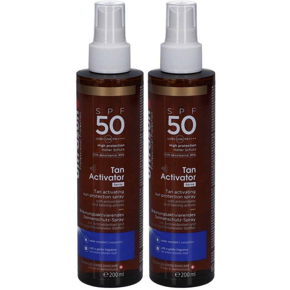 Zwei braune Sprühflaschen mit SPF 50 Tan Activator.