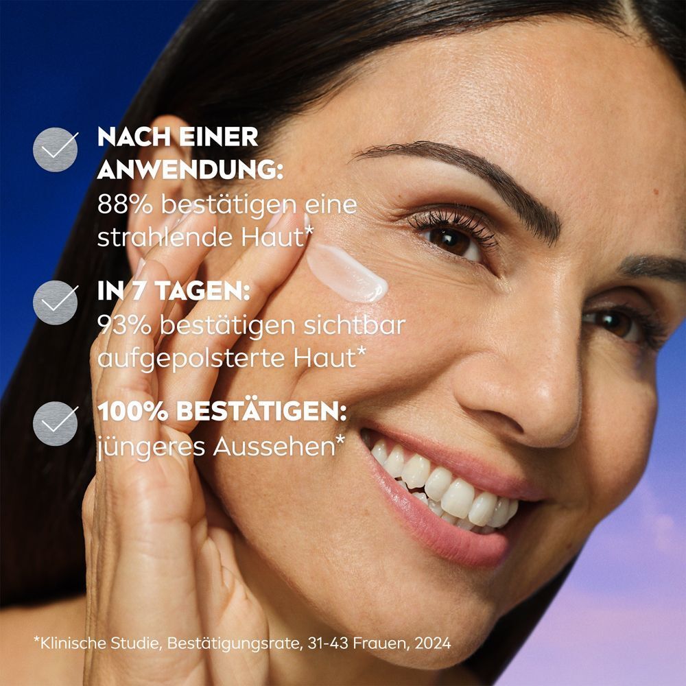 Nahaufnahme einer Frau, die eine Creme aufträgt, mit Hervorhebung der Ergebnisse.