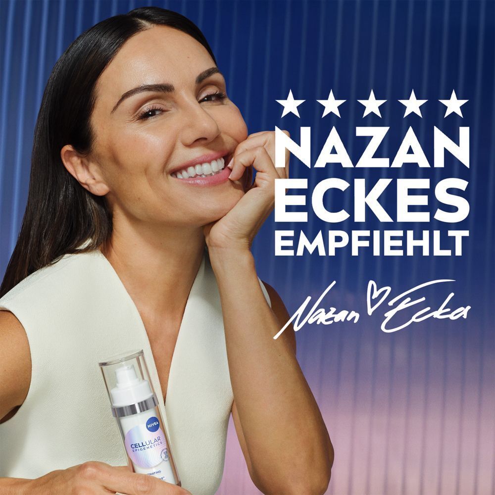 Frau empfiehlt NIVEA CELLULAR Epigenetics Verjüngendes Serum, mit 5-Sterne-Bewertung.