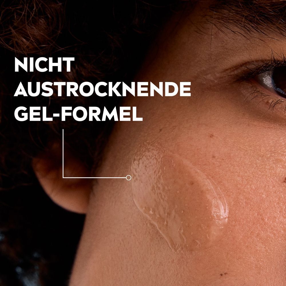 Gel-Textur der NIVEA MEN Sensitive Gesichtsreinigung auf Haut aufgetragen.