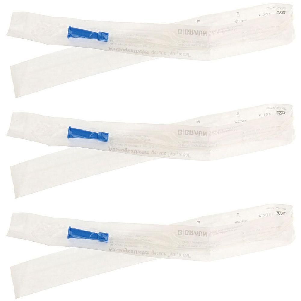 Drei einzeln verpackte Absaugkatheter mit blauen Konnektoren. Steril verpackt.