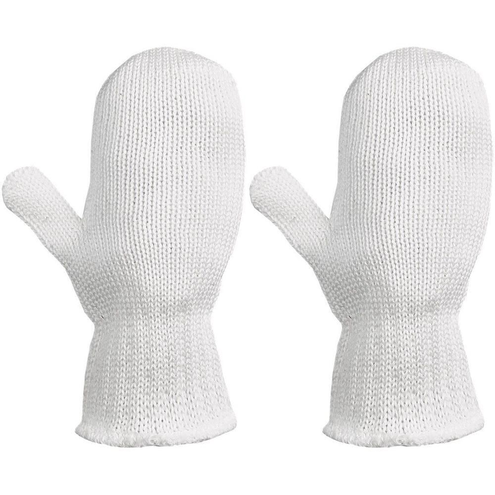 Zwei weiße Strickfäustlinge mit Daumen. Gerippter Bund.