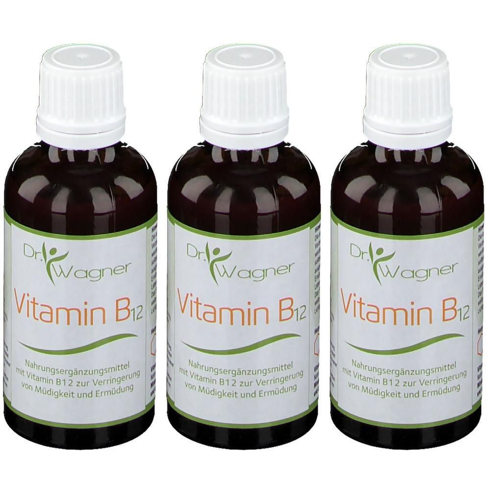 Drei Flaschen Dr. Wagner Vitamin B12 Tropfen. Braune Glasflaschen mit weißem Schraubverschluss und Etikett.