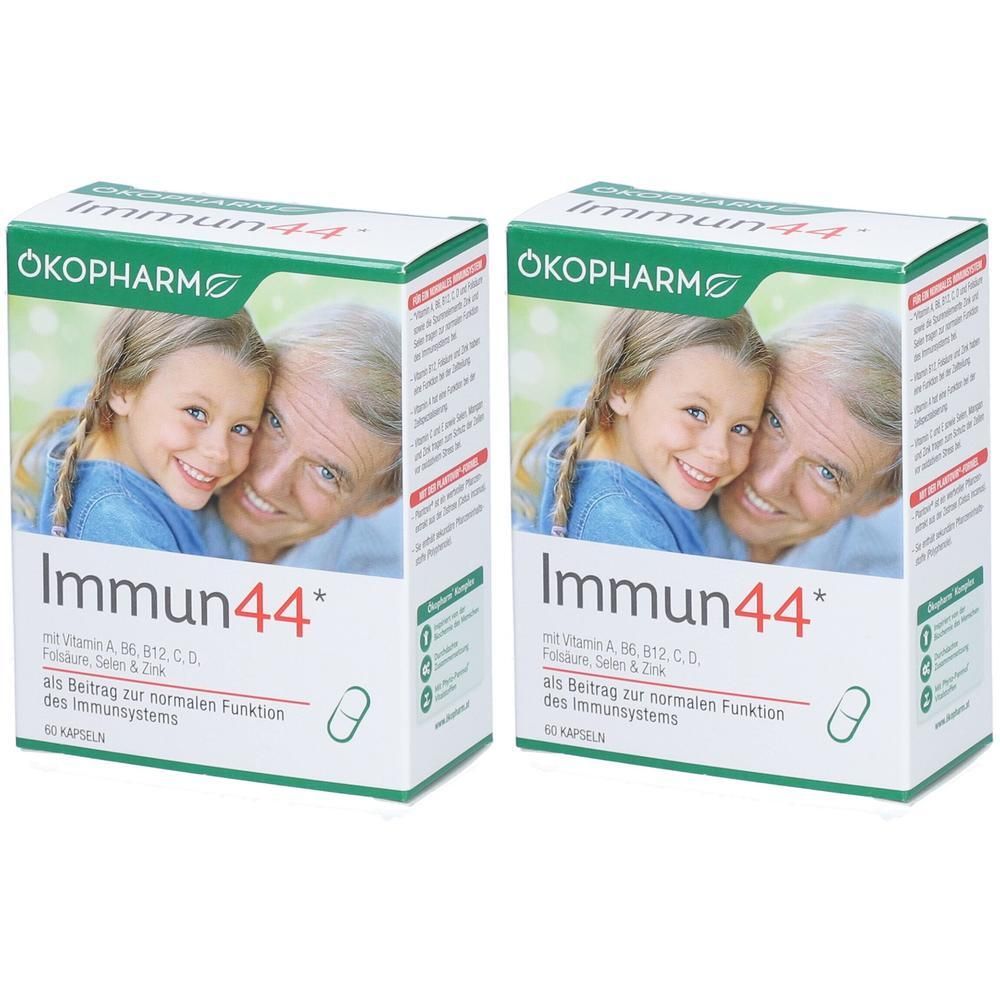 Zwei Packungen Immun44® von Ökopharm mit Vitaminen und Mineralstoffen. Vorderseite zeigt lächelnde Großeltern und Enkelkind.