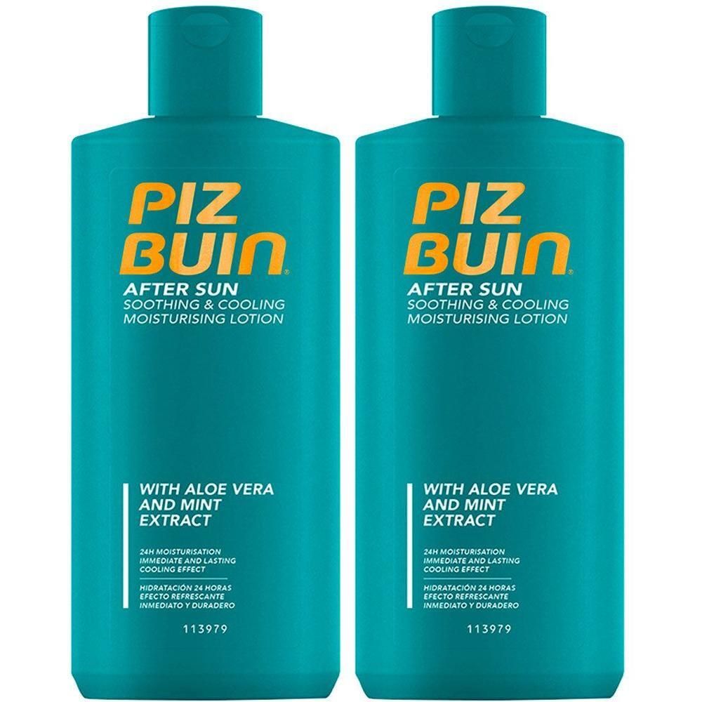 Zwei Flaschen PIZ BUIN® After Sun feuchtigkeitsspendende Lotion mit Aloe Vera und Minze.