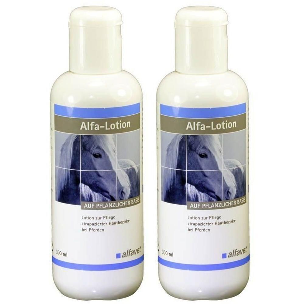 Zwei weiße Flaschen Alfa-Lotion mit Pferdeabbildung und "AUF PFLANZLICHER BASIS" Aufschrift.