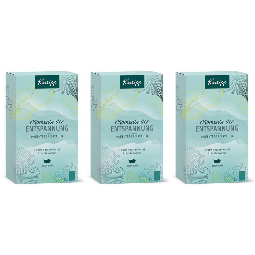 Drei Packungen Kneipp® Geschenkset Momente der Entspannung, hellblau mit floralem Design.