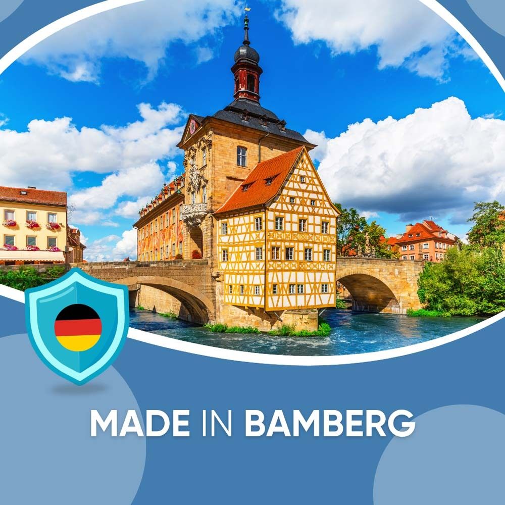 Historische Gebäude in Bamberg. Schild mit Deutschlandflagge. Text: Made in Bamberg.