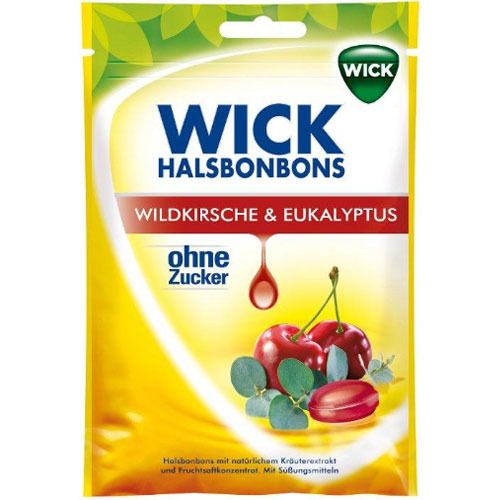 Verpackung mit WICK Halsbonbons. Aufschrift: Wildkirsche & Eukalyptus ohne Zucker. Abbildung von Kirschen und Eukalyptusblättern.