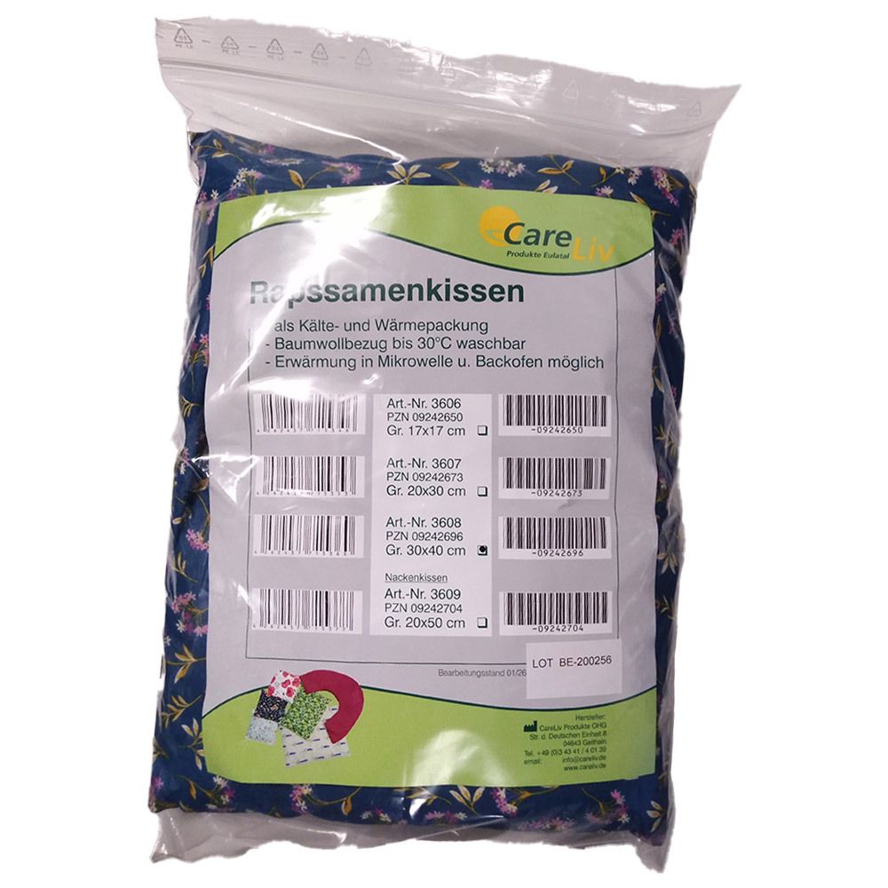 Kissen im Beutel. Blaues Blumenmuster. Etikett mit Produktinformationen und Barcodes. CareLiv Logo.