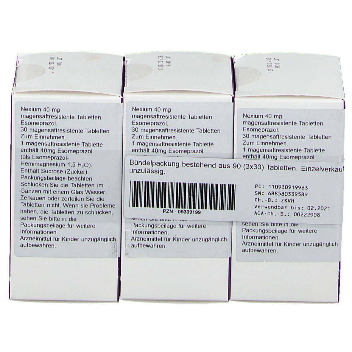 Drei Packungen Nexium 40 mg Tabletten. Weiße Schachteln mit lila Akzenten und Produktinformationen. Einzelverpackung.