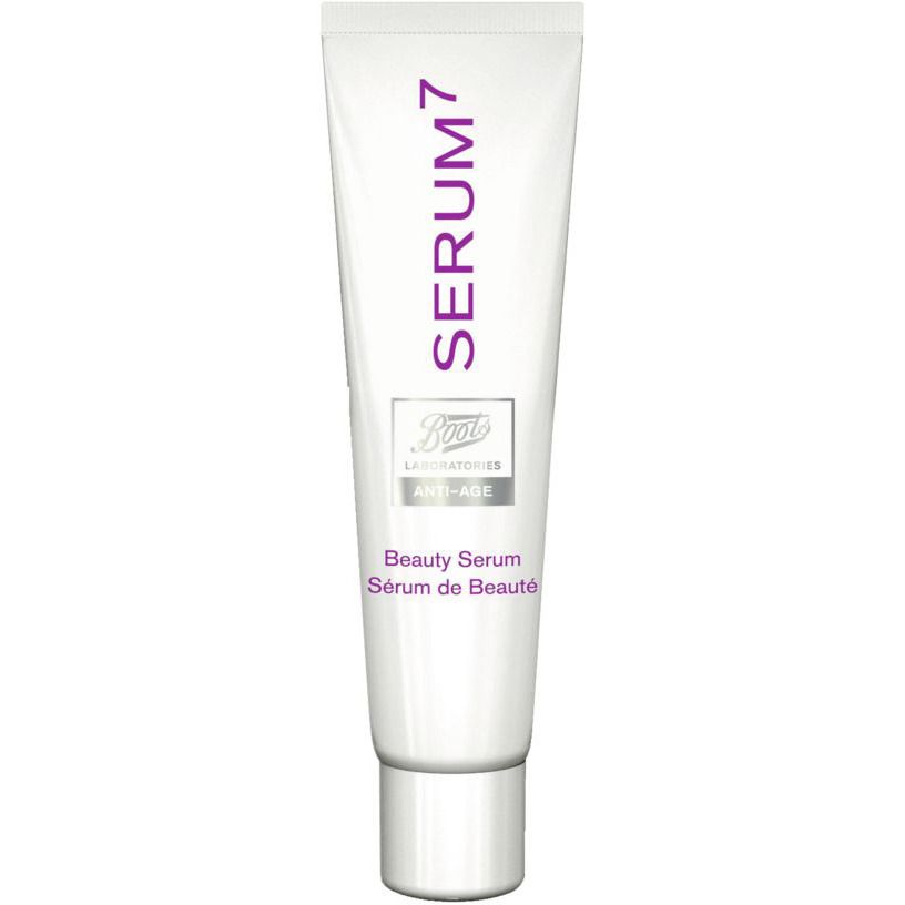 Weißes Tube mit lila Schriftzug SERUM 7. Darunter Boots Laboratories und Beauty Serum. Anti-Age-Produkt.