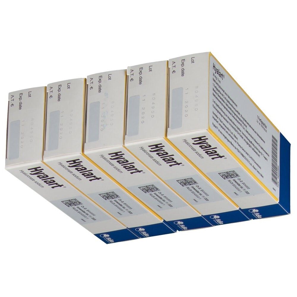 Mehrere Kartons mit dem Produktnamen Hyalart und der Aufschrift „Hyaluronat-Natrium“. Blaue Verpackung. Aufdruck von Chargennummern.
