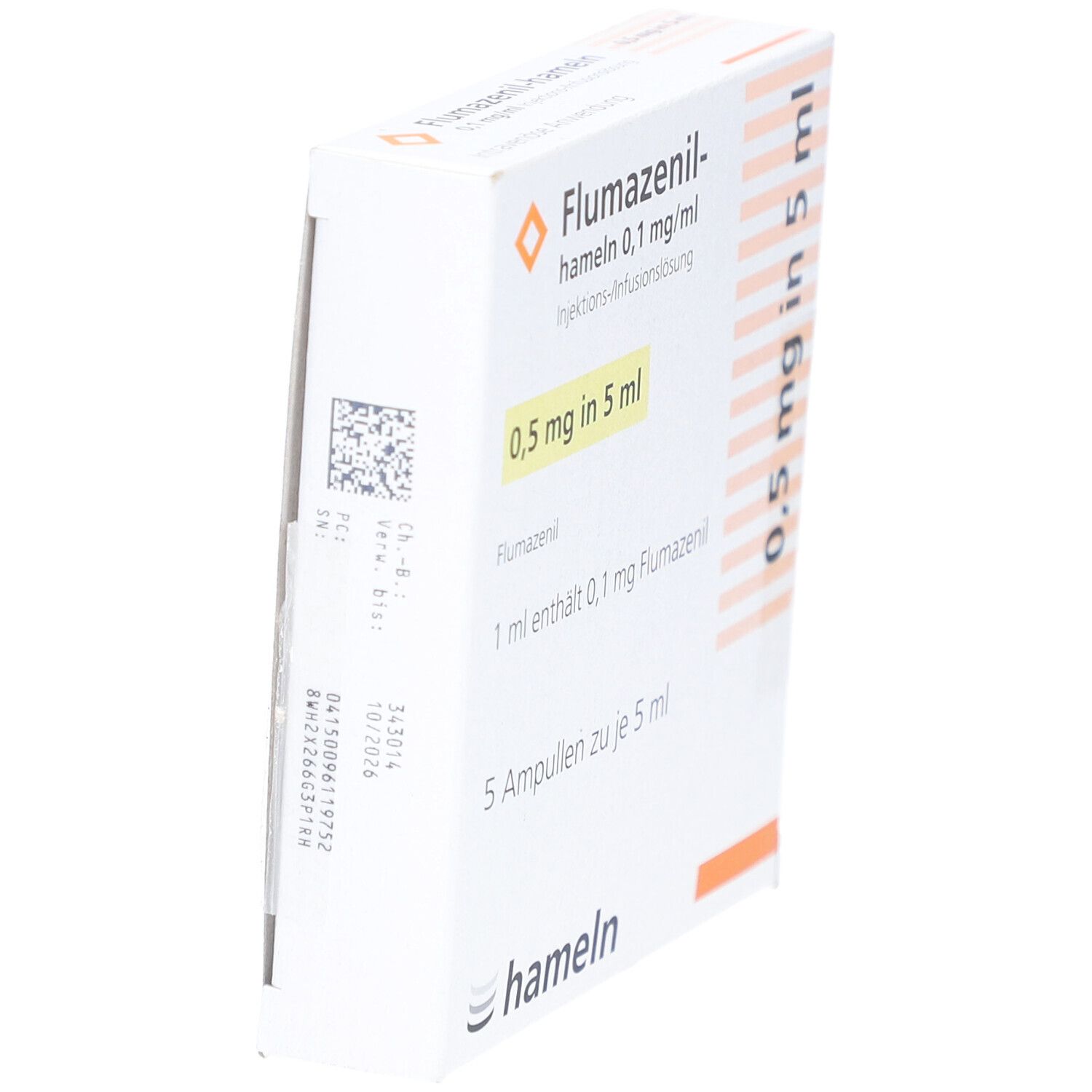 Schrägansicht der Flumazenil-hameln 0,1 mg/ml Verpackung. Aufdrucke: 0,5 mg in 5 ml, hameln. Mit Barcode und Chargennummer.