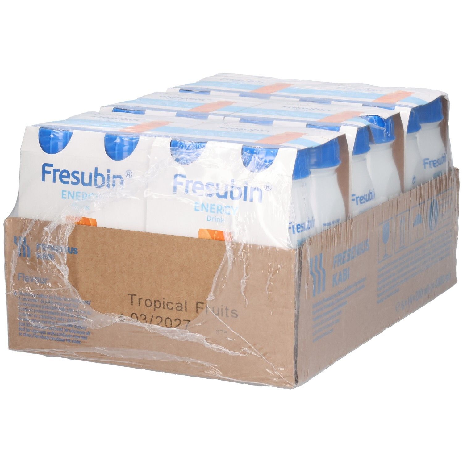 Karton mit 24 Trinkflaschen FRESUBIN ENERGY. Weiße Flaschen mit blauen Deckeln. Aufdruck: Tropical Fruits. Datumsangabe.
