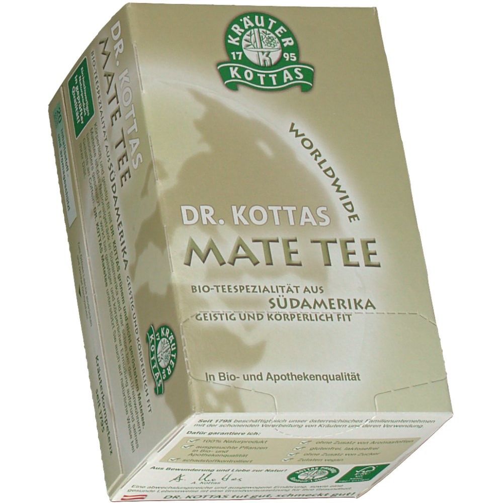 Schräg gestellte Verpackung von DR. KOTTAS Mate Tee. Logo mit Kräutern. Aufschrift: Bio-Teespezialität aus Südamerika.