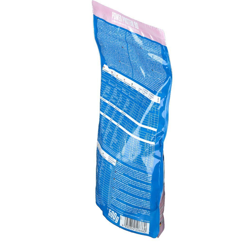 Schräg stehende Rückseite einer rosa-weißen Tüte mit Power Protein 90. Blaue Fläche mit Text und Nährwertangaben. 500g. Marke Body Attack.