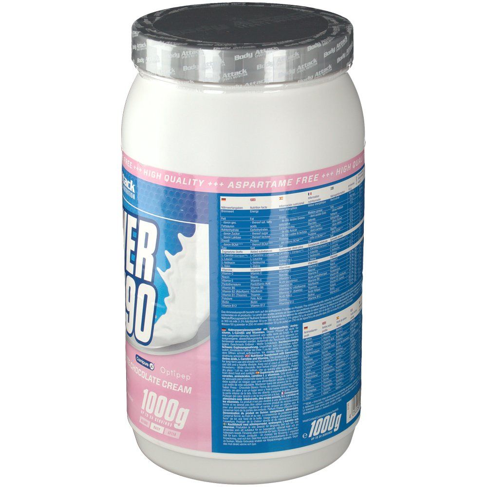 Weißer Behälter mit Body Attack Power Protein 90. Rückseite mit Nährwertangaben. Aufschrift: Erdbeer-weiße Schokoladencreme, 1000g.