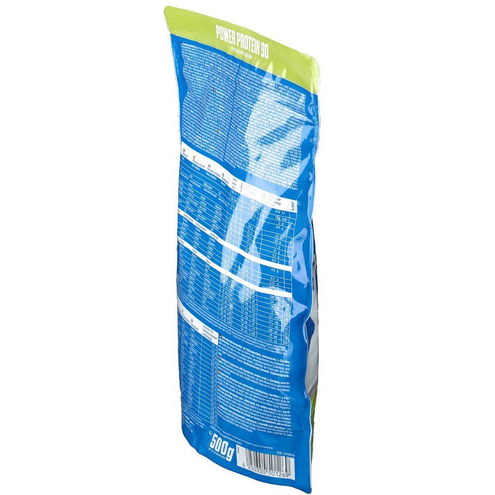 Rückseite des Power Protein 90 Pistachio Cream Beutels, schräg. Blaue Verpackung mit weißen Texten. Enthält 500g.