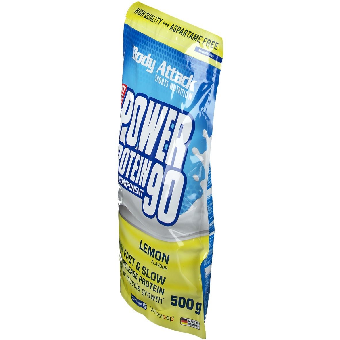 Schrägansicht des Beutels Body Attack Power Protein 90, Zitrone. Haupttext: Power Protein 90. 500g. Aspartamfrei.