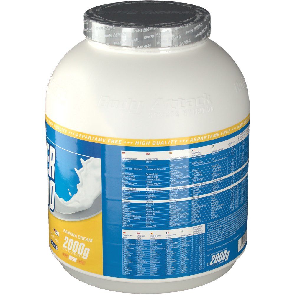 Weißer Behälter mit blauem Etikett. Aufschrift: Body Attack Power Protein 90, Bananengeschmack, 2000g. Rückseite mit Nährwertangaben.