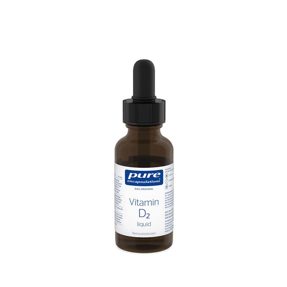 Braune Glasflasche mit schwarzem Deckel und Pipette. Etikett mit Produktnamen und Marke: Pure Encapsulations Vitamin D2 liquid.
