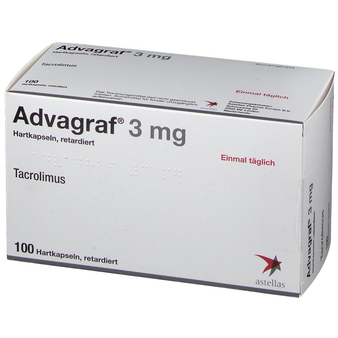 Schachtel ADVAGRAF 3 mg, 100 Hartkapseln. Text: Tacrolimus, Einmal täglich. Astellas-Logo. Schräge Ansicht.
