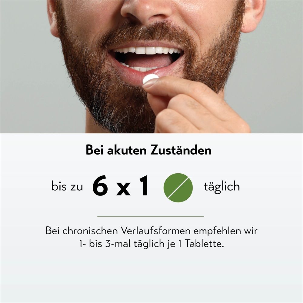 Mann nimmt Tablette ein, Dosierungshinweis: bis zu 6x1 täglich.