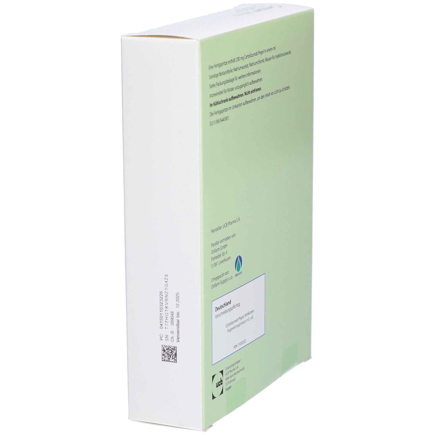 Schachtel, Seitenansicht. Text: Fertigspritze enthält 200 mg Certolizumab Pegol. Anschrift des Herstellers. UCB Pharma SA. Kühl lagern. Nicht einfrieren.