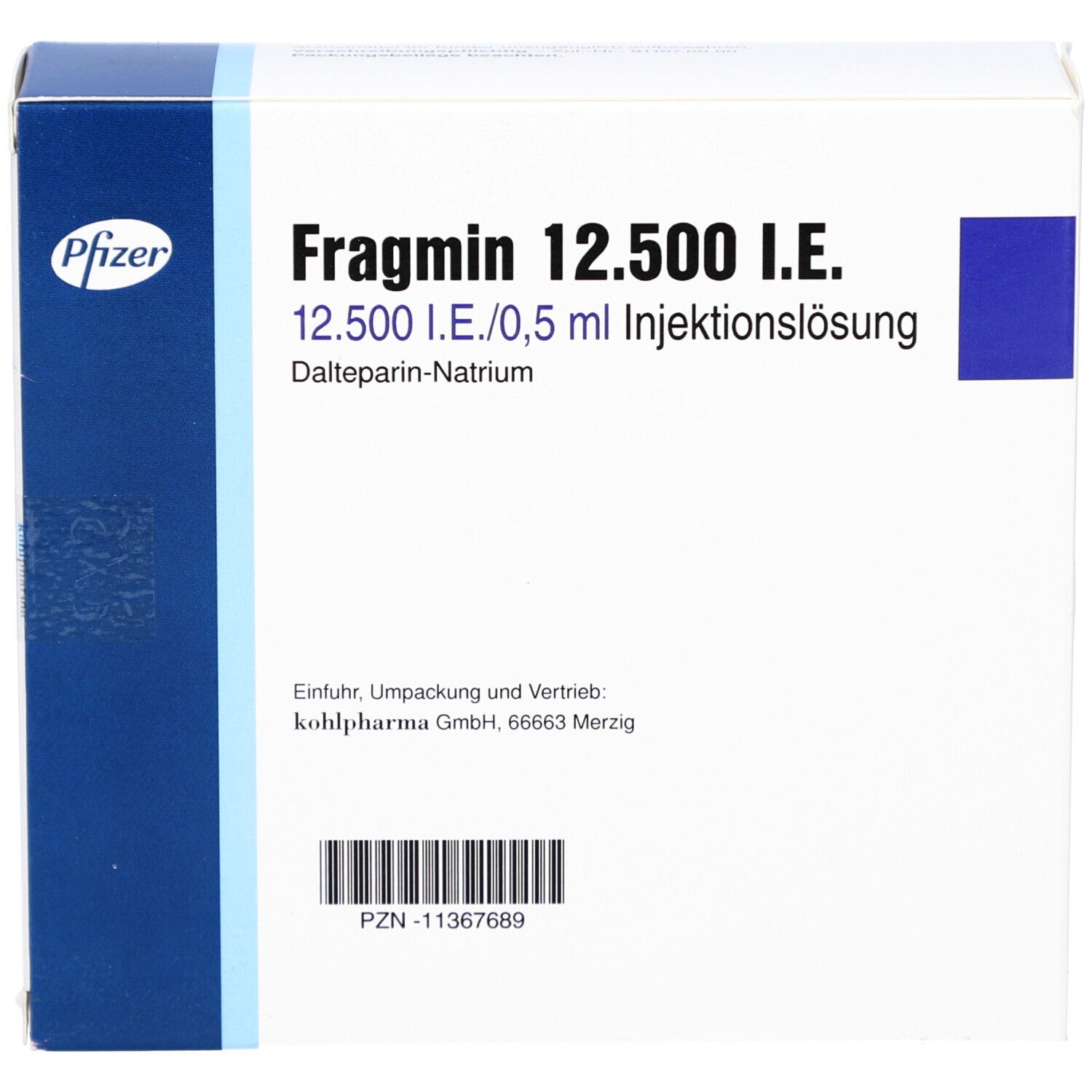 Weiße Faltschachtel mit blauen Akzenten. Aufschrift: Fragmin 12.500 I.E. und Pfizer-Logo. Enthält 12.500 I.E./0,5 ml Injektionslösung.