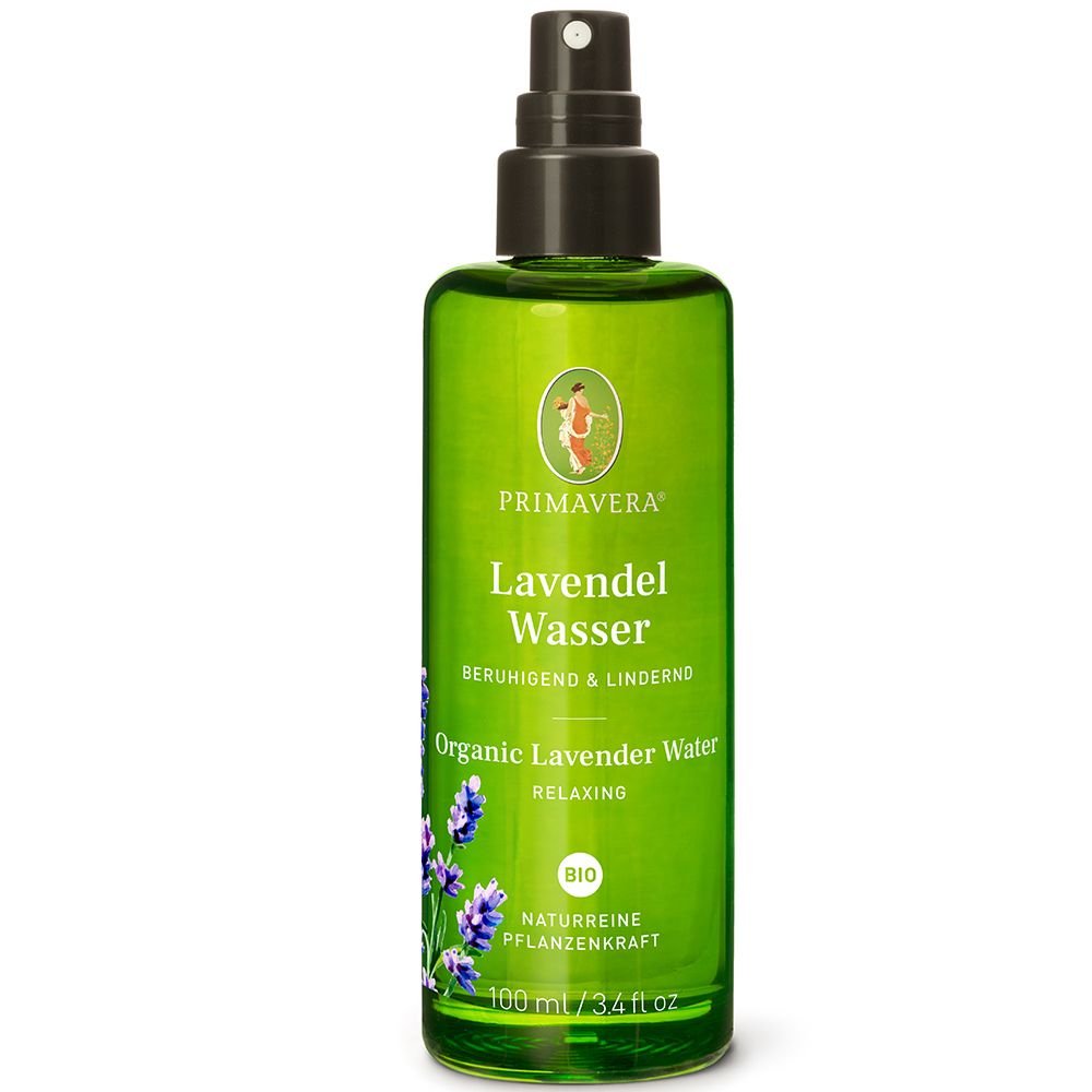 Grüne Sprühflasche mit braunem Sprühkopf. Beschriftung: Lavendel Wasser, Organic Lavender Water. 100 ml, Bio-Siegel.