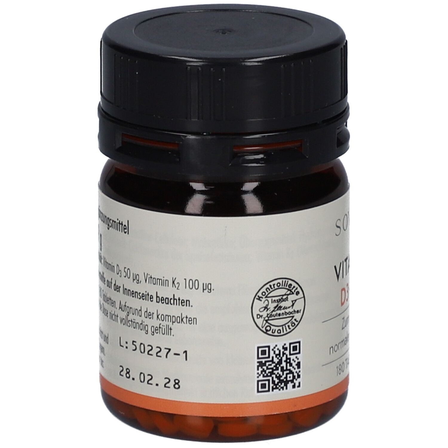 Braune Glasflasche mit schwarzem Deckel. Etikett mit Inhaltsangaben: Vitamin D3 50 µg, Vitamin K2 100 µg. QR-Code.