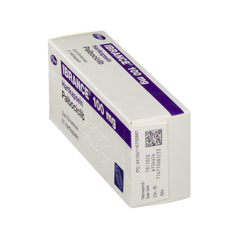Schachtel Ibrance® 100 mg. Weiß mit lila Akzenten. Text: Ibrance®, 100 mg, Hartkapseln, Palbociclib. Barcode und Chargennummer.