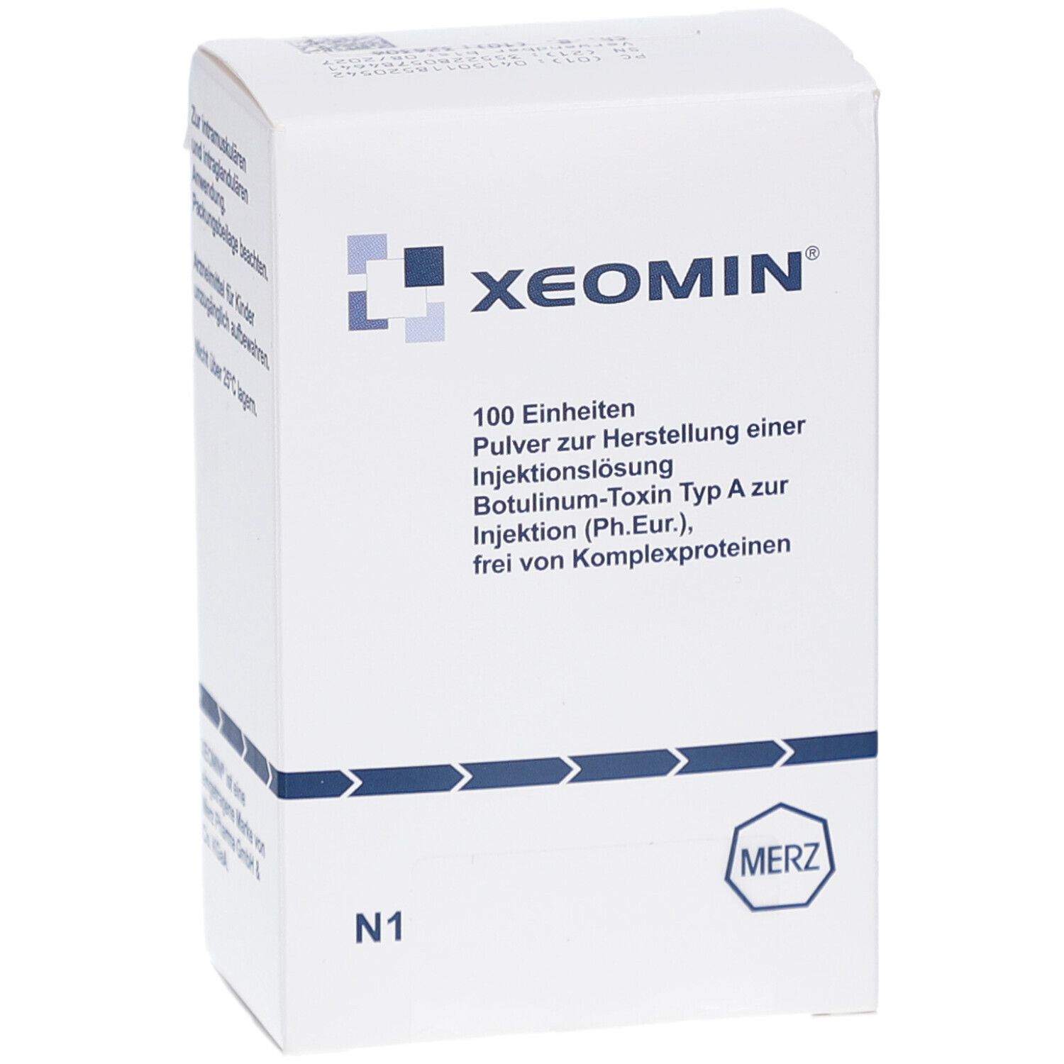 Weiße Xeomin-Verpackung. Aufschrift: 100 Einheiten, Pulver zur Herstellung einer Injektionslösung. Logo und Herstellerangaben.