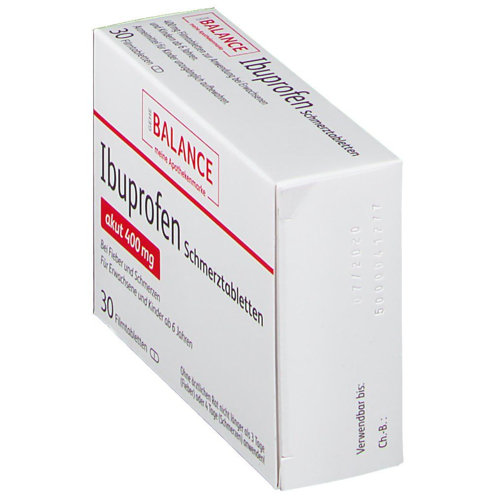 Schräg gestellte Schachtel mit Ibuprofen Schmerztabletten. Weiße Verpackung mit rotem Akzent. Produktname und Dosierung sichtbar.