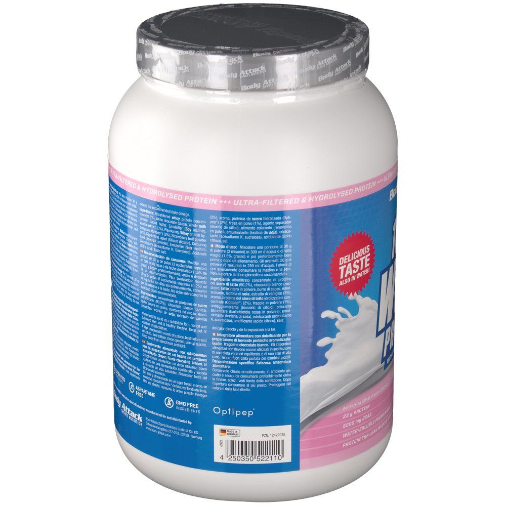 Weißer Proteinpulver-Behälter. Blaue Etikett mit Aufschrift Body Attack 100% Whey Protein. 900g. Glutenfrei. Optipep.