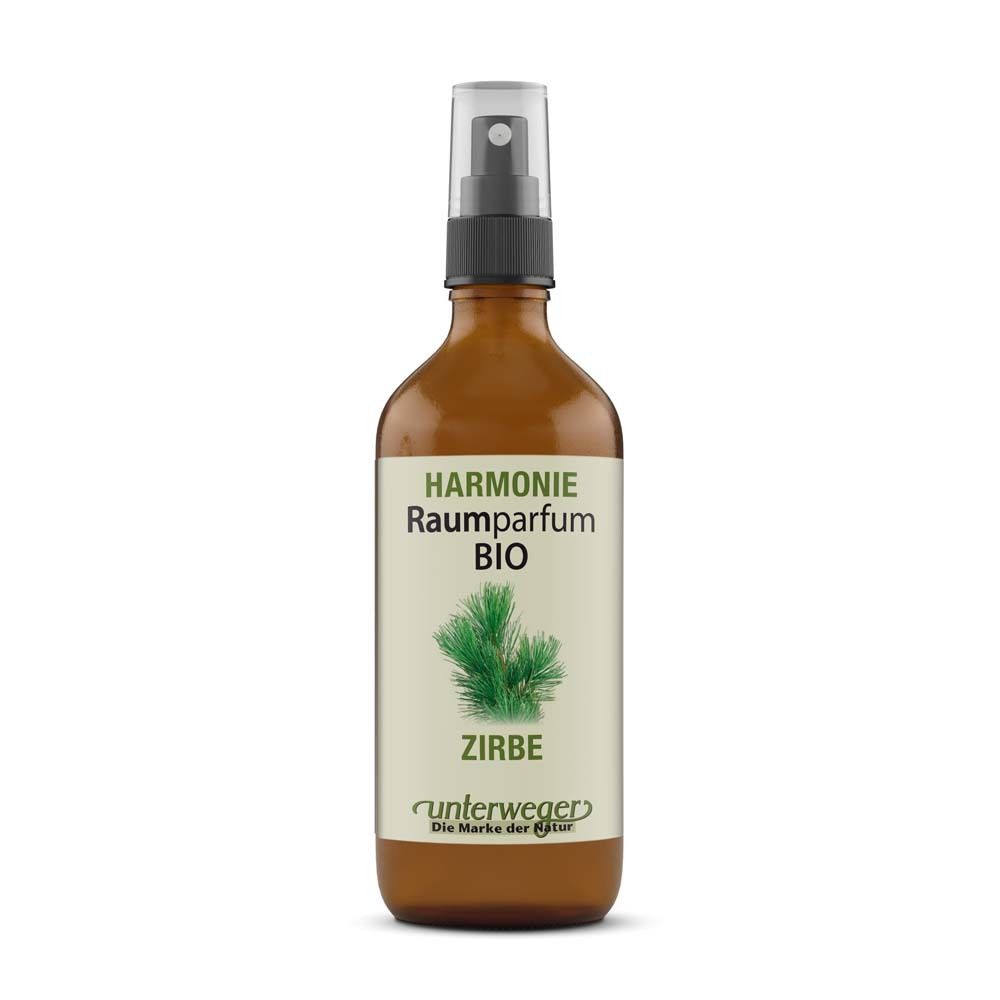 Braune Glasflasche mit Zerstäuber. Etikett mit Text: Harmonie Raumparfum BIO Zirbe. Unterweger Logo.