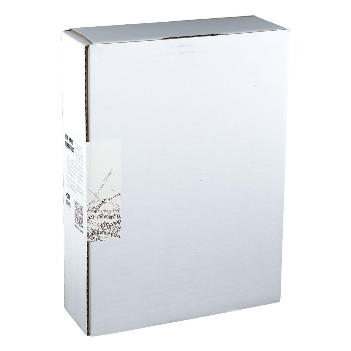 Schräge Seitenansicht der Verpackung des Bad Aiblinger Moorkissen Universal. Weißer Karton mit Aufkleber.