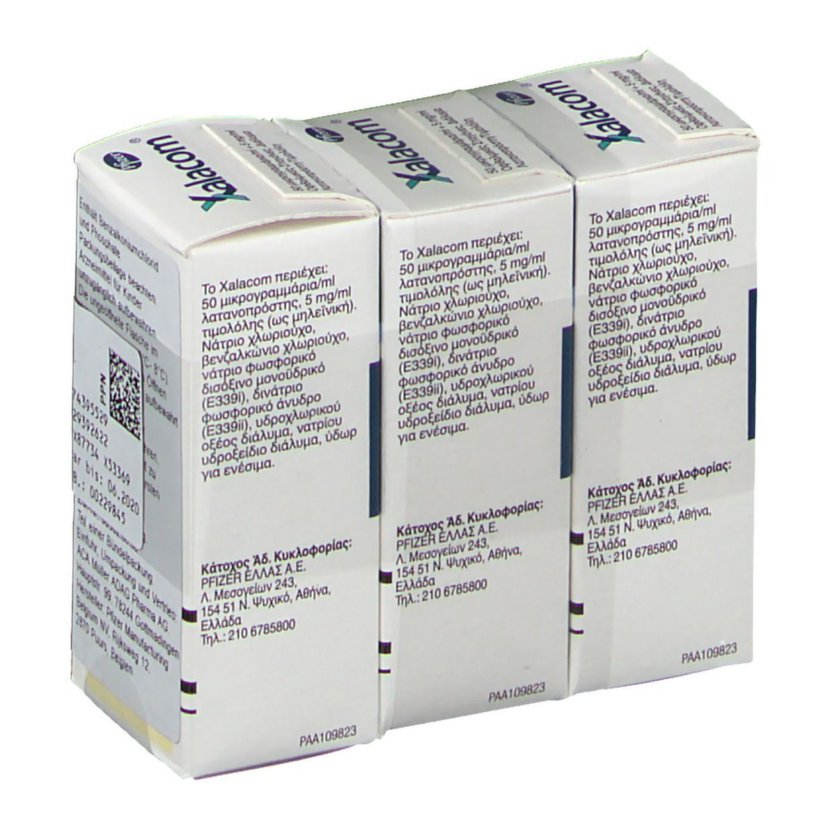 Rückseite der Xalacom Augentropfen-Verpackung. Drei Schachteln. Mit Produktinformationen.