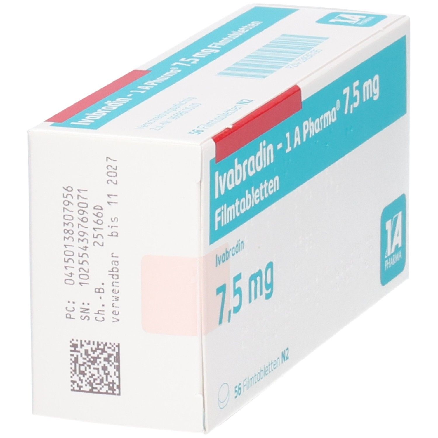 Schrägansicht der Packung Ivabradin - 1 A Pharma 7,5 mg Filmtabletten. Aufschrift: 7,5 mg, 56 Filmtabletten N2. Mit Barcode und Verfallsdatum.