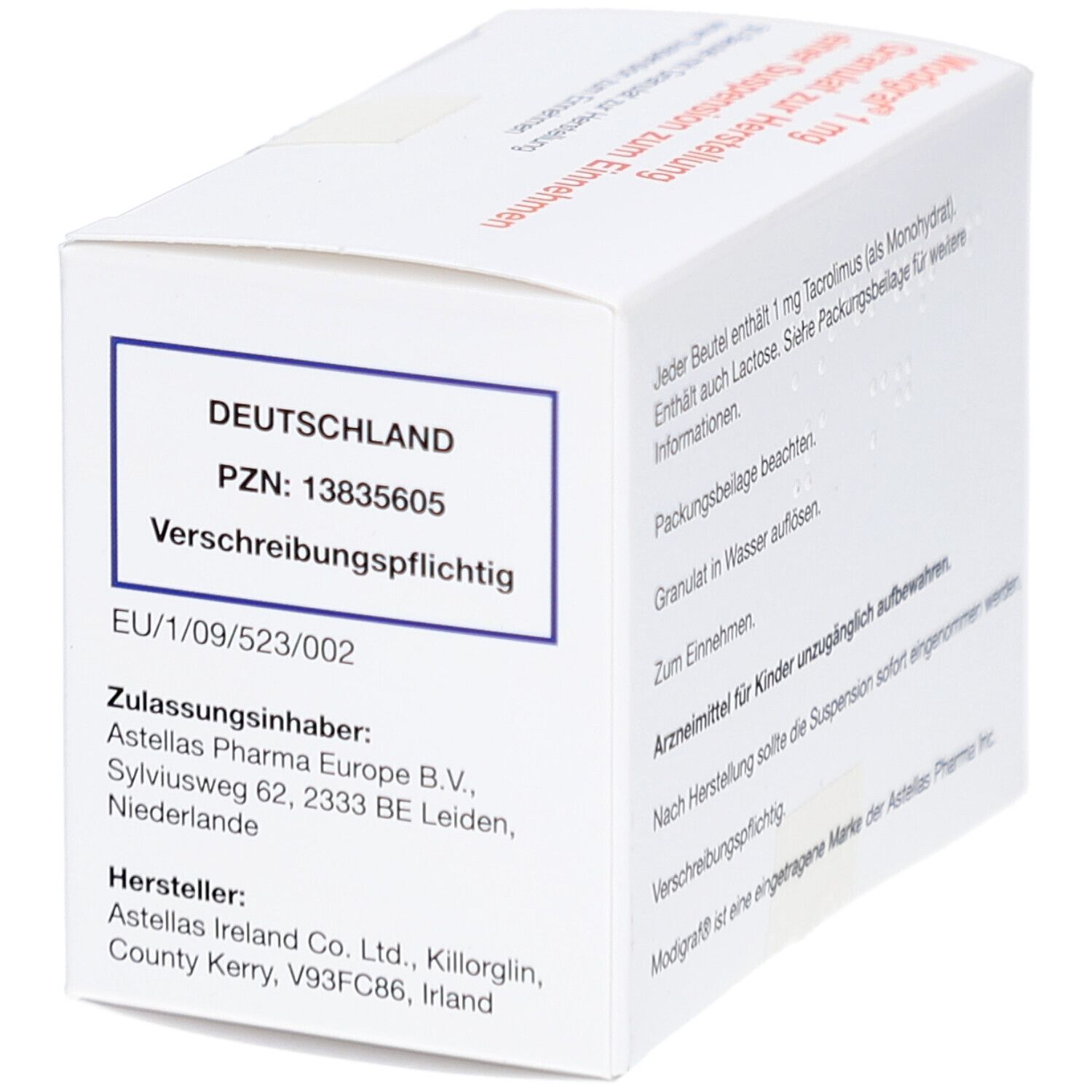 Weiße Faltschachtel mit Text. Aufschrift: Deutschland, PZN: 13835605, Verschreibungspflichtig. Zulassungsinhaber und Hersteller.
