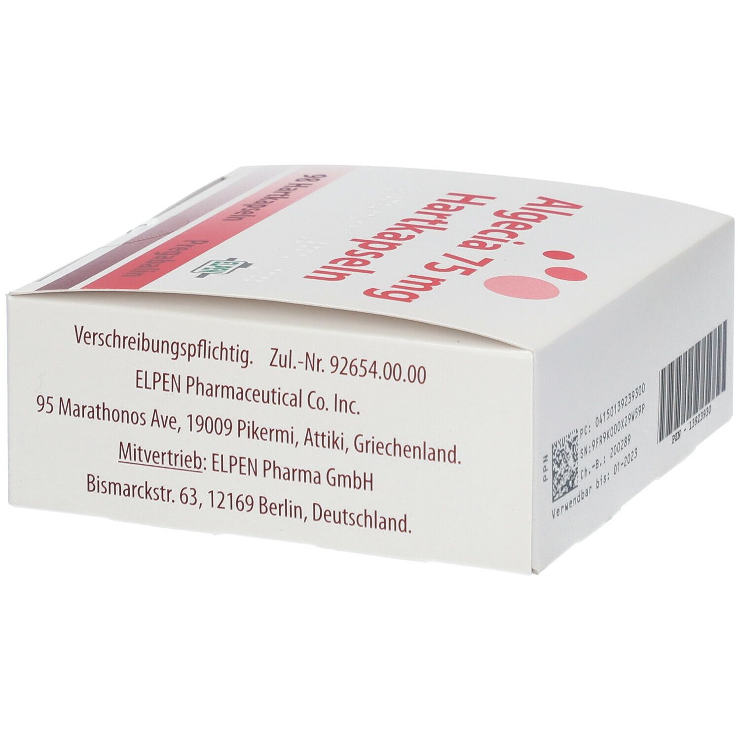 Weißer Karton mit roter Schrift. Text: Verschreibungspflichtig. Informationen zu Hersteller und Vertrieb.