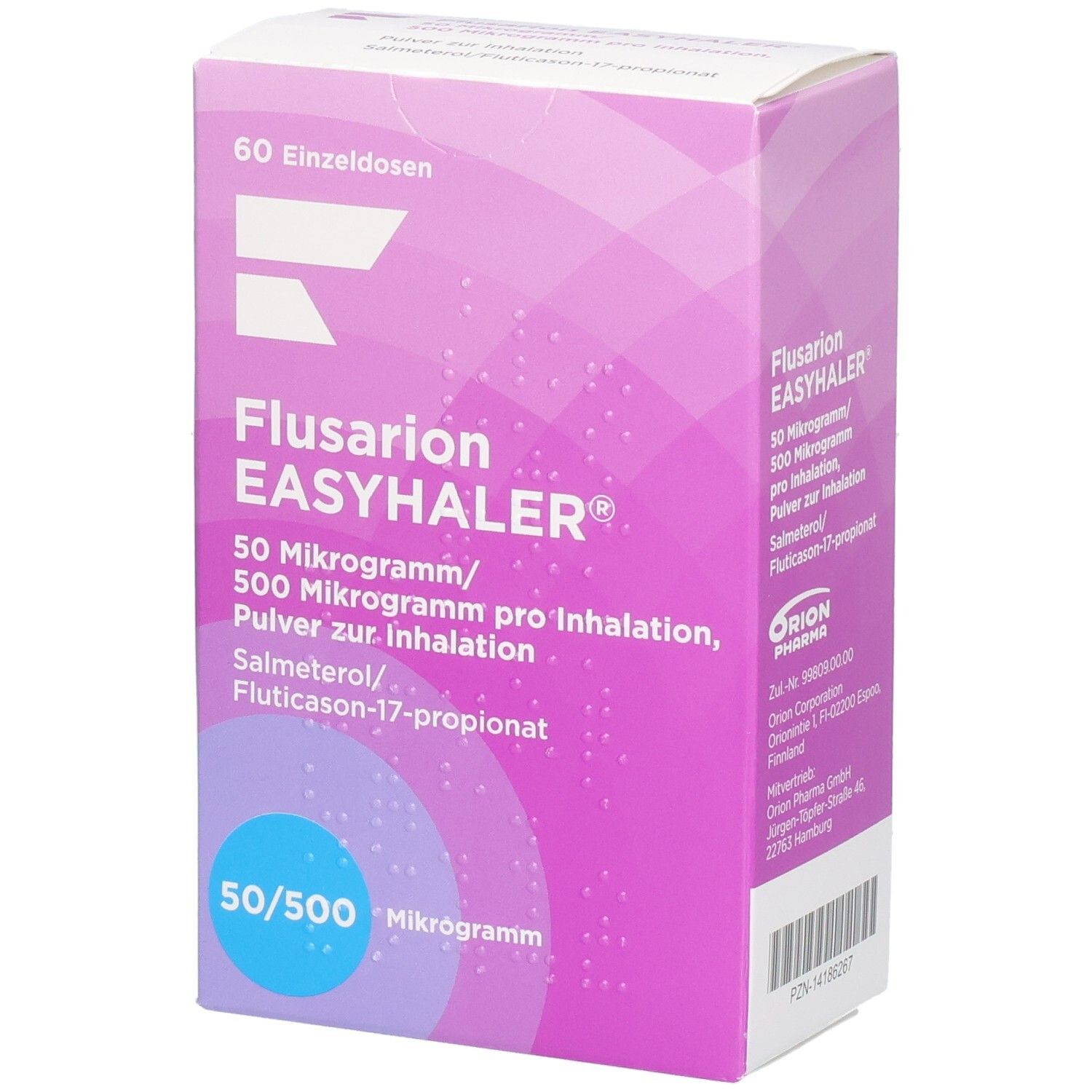 Verpackung von Flusarion Easyhaler. Rosa-weiße Schachtel mit Produktnamen, Dosierung und Inhaltsstoffen. 60 Einzeldosen.