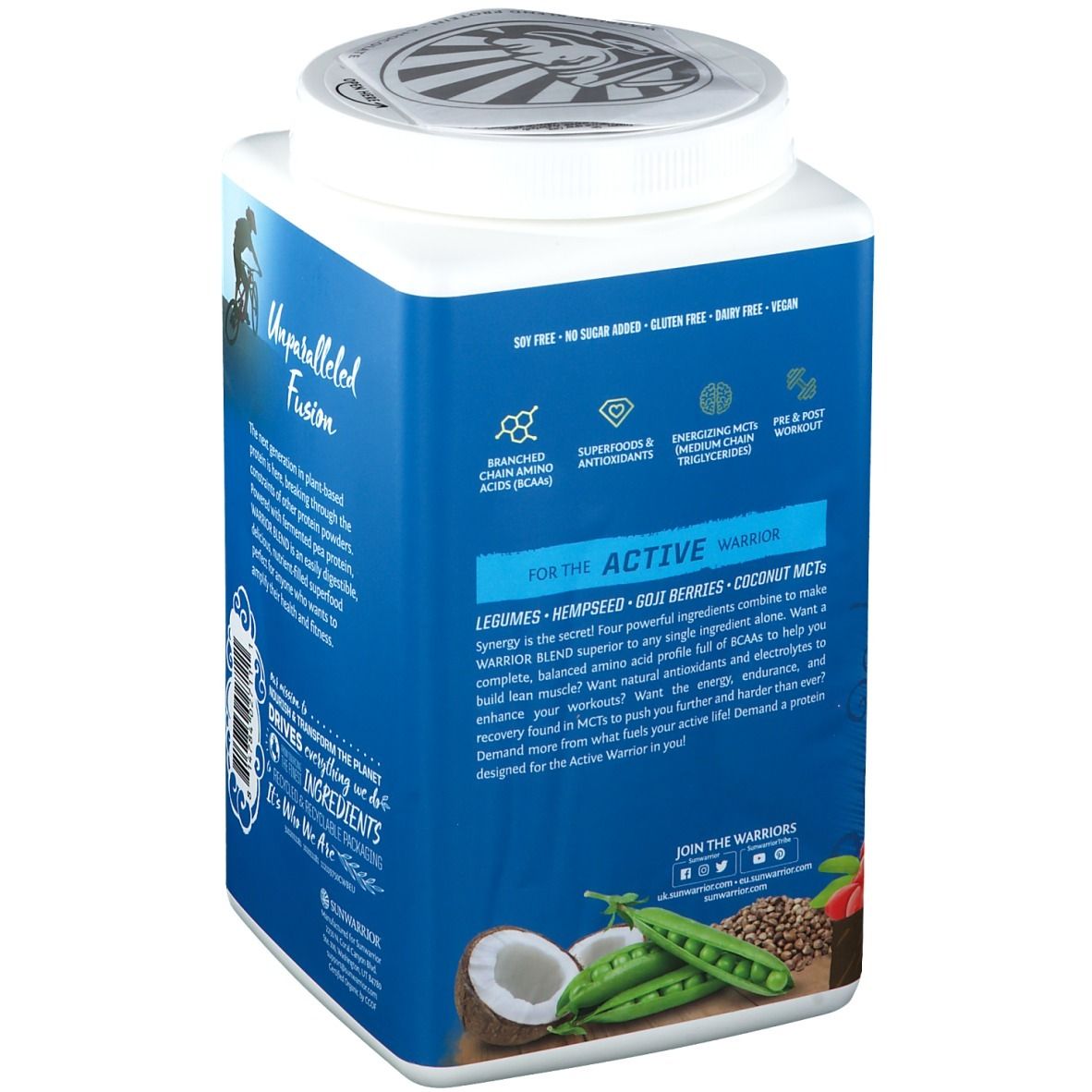 Rückseite der blauen Dose SUNWARRIOR Protein Warrior Blend Chocolate. Enthält Informationen über Inhaltsstoffe, darunter Leguminosen, MCTs.