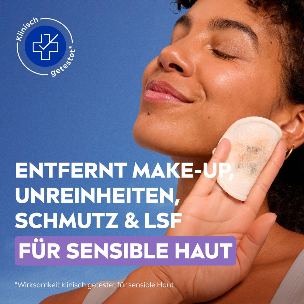 Frau reinigt Gesicht mit Wattepad und NIVEA MicellAIR Skin Breathe Mizellenwasser. Klinisch getestet.
