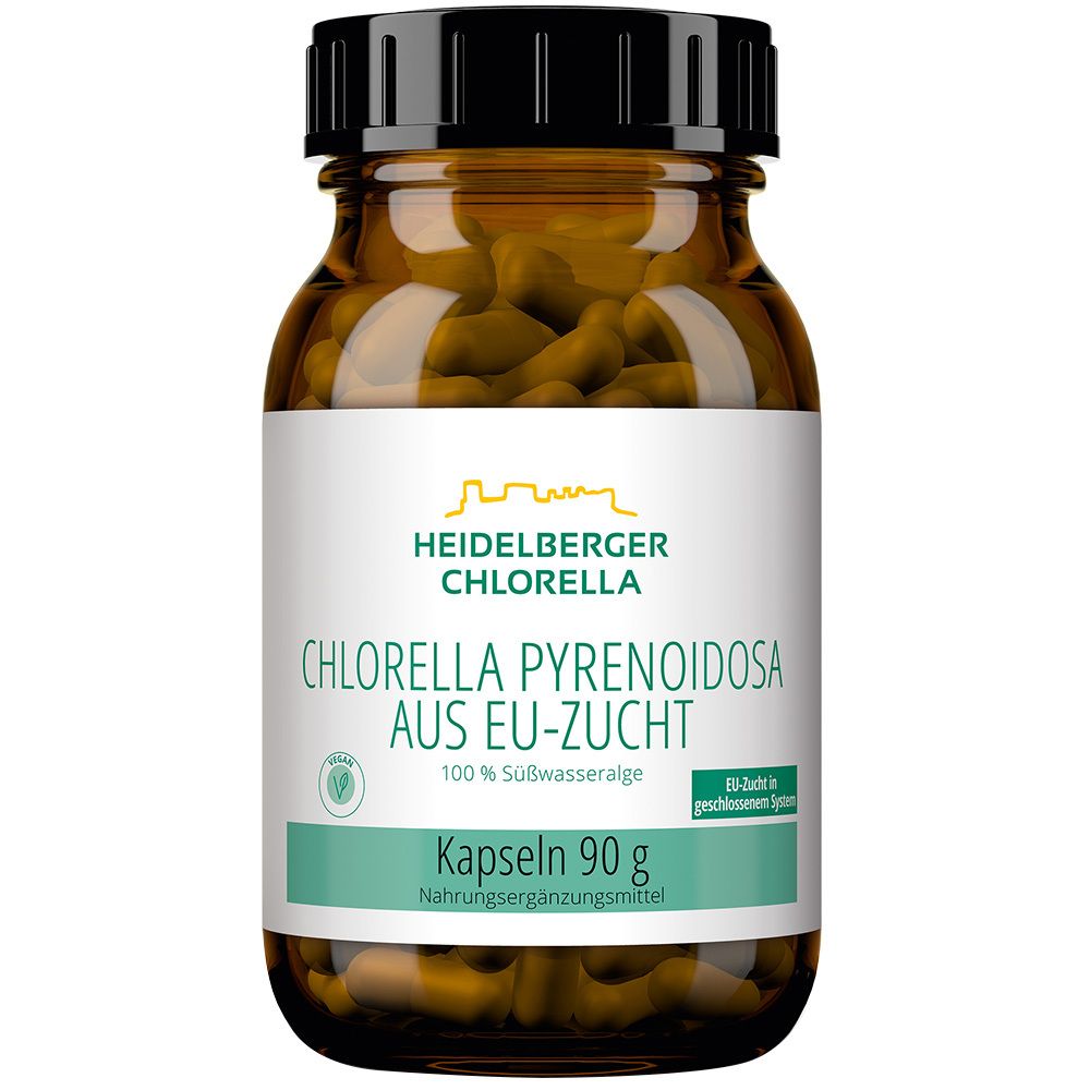 Braune Glasflasche mit schwarzen Deckel. Etikett mit "Heidelberger Chlorella", "Chlorella Pyrenoidosa", "Kapseln 90 g".