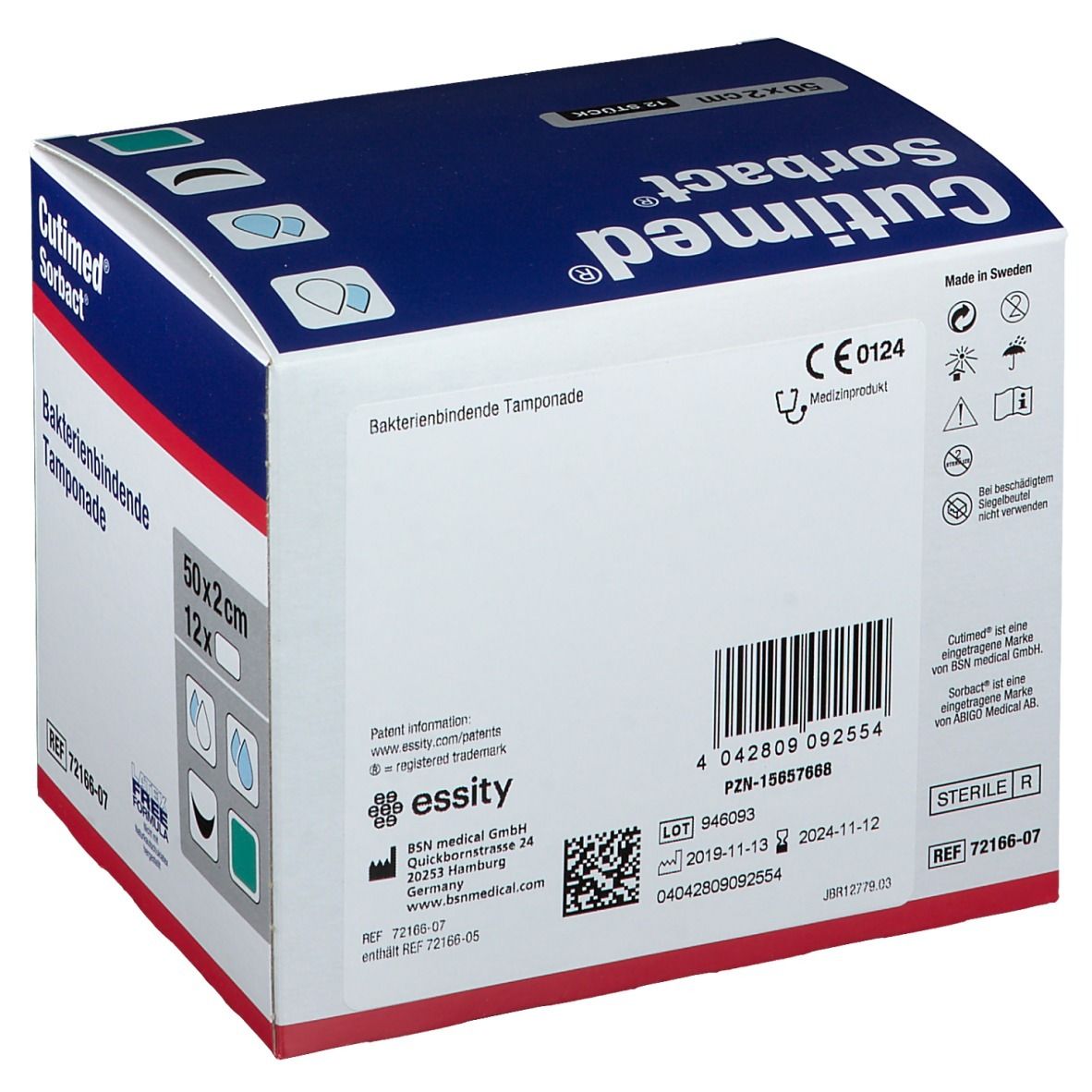 Karton mit Cutimed Sorbact Tamponaden. Aufschrift: Bakterienbindende Tamponade, 50x2cm, 12 Stück. CE-Kennzeichnung.