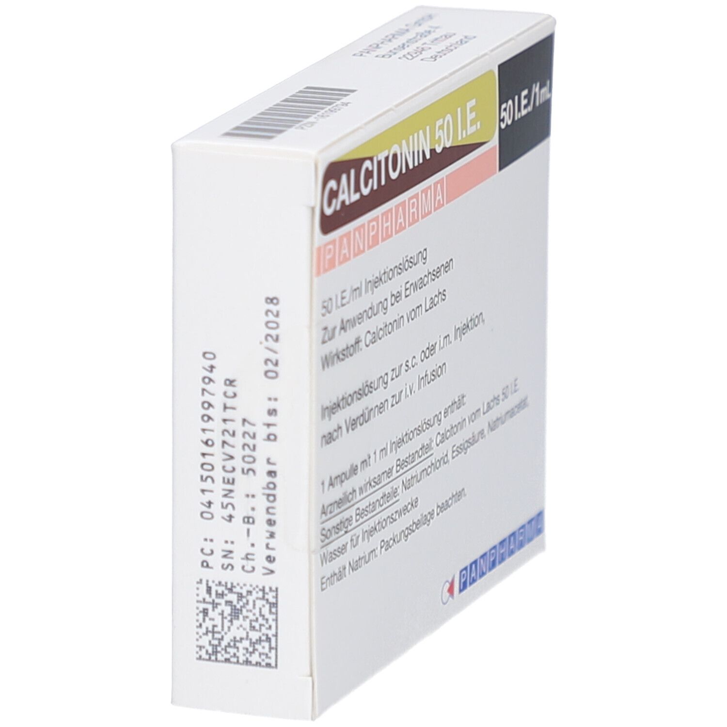 Schachtel CALCITONIN 50 I.E. von PANPHARMA. Seitenansicht. Aufschrift: 50 I.E./1 ml. Text in Deutsch. Verfallsdatum und QR-Code.