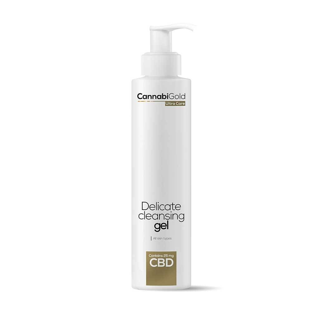 Weiße Flasche mit Pumpverschluss. Aufschrift: CannabiGold Ultra Care, Delicate cleansing gel, CBD.