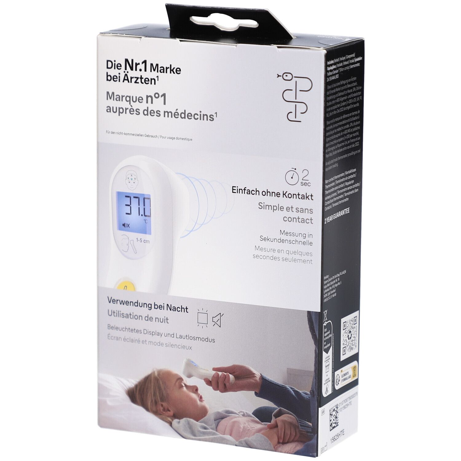 Verpackung des Braun Sensian™ 3. Thermometer wird an der Stirn eines Kindes gehalten. Text: Einfach ohne Kontakt, Verwendung bei Nacht.